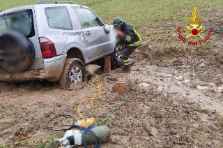 Apecchio - Schiacciato dall’auto, morto il consigliere comunale Eucherio Bricca
